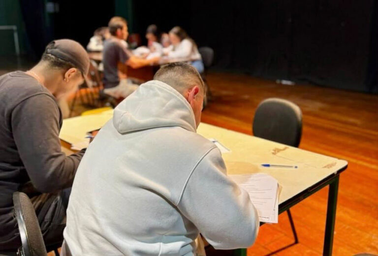 Mais de 240 candidatos participam de seleção para vagas do Atacadão